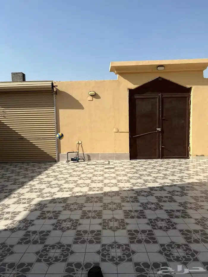 للبيع دور في حي السكب مساحة الأرض800 2