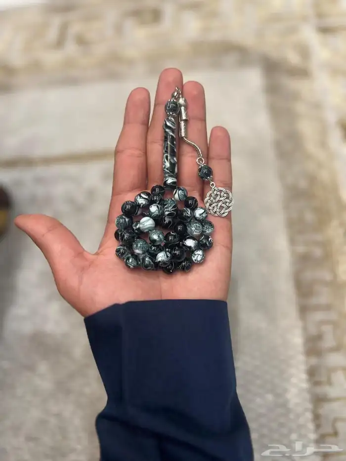 سبحه اسود مخلوط مع الأبيض جديده 0