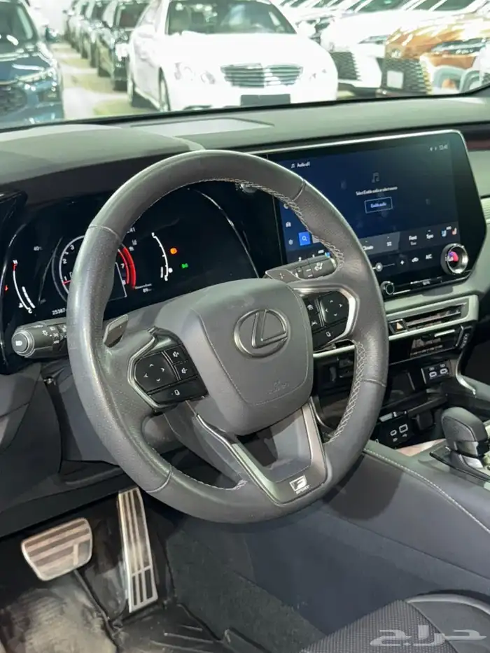لكزس RX 350 F Sport موديل 2023 ( بحالة الوكالة ) 19
