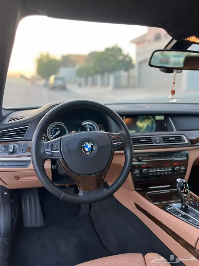 بي ام دبليو 2013 حجم 740Li 11