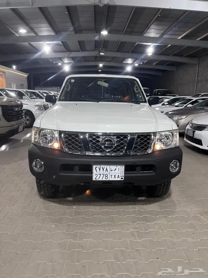 جيب نيسان اربع ابواب موديل 2009 11