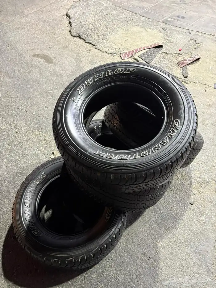 طقم كفرات دنلوب مقاس 275.65.17نضيف 2