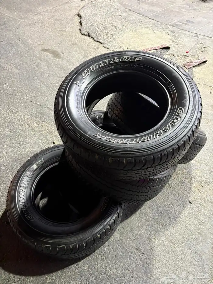 طقم كفرات دنلوب مقاس 275.65.17نضيف 1