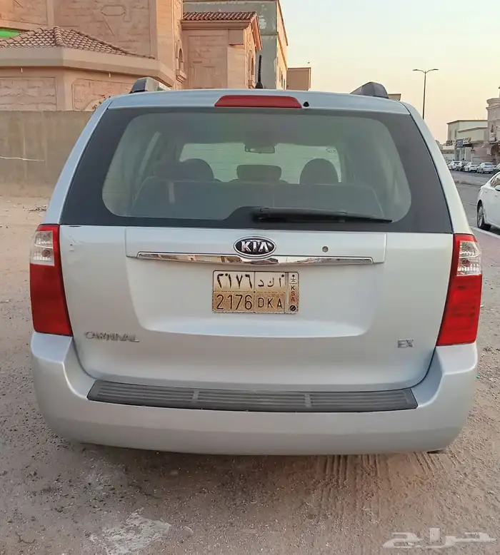 للبيع كيا كرنفال 2009 2
