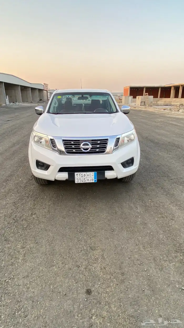نيسان  نافارا  2017 1