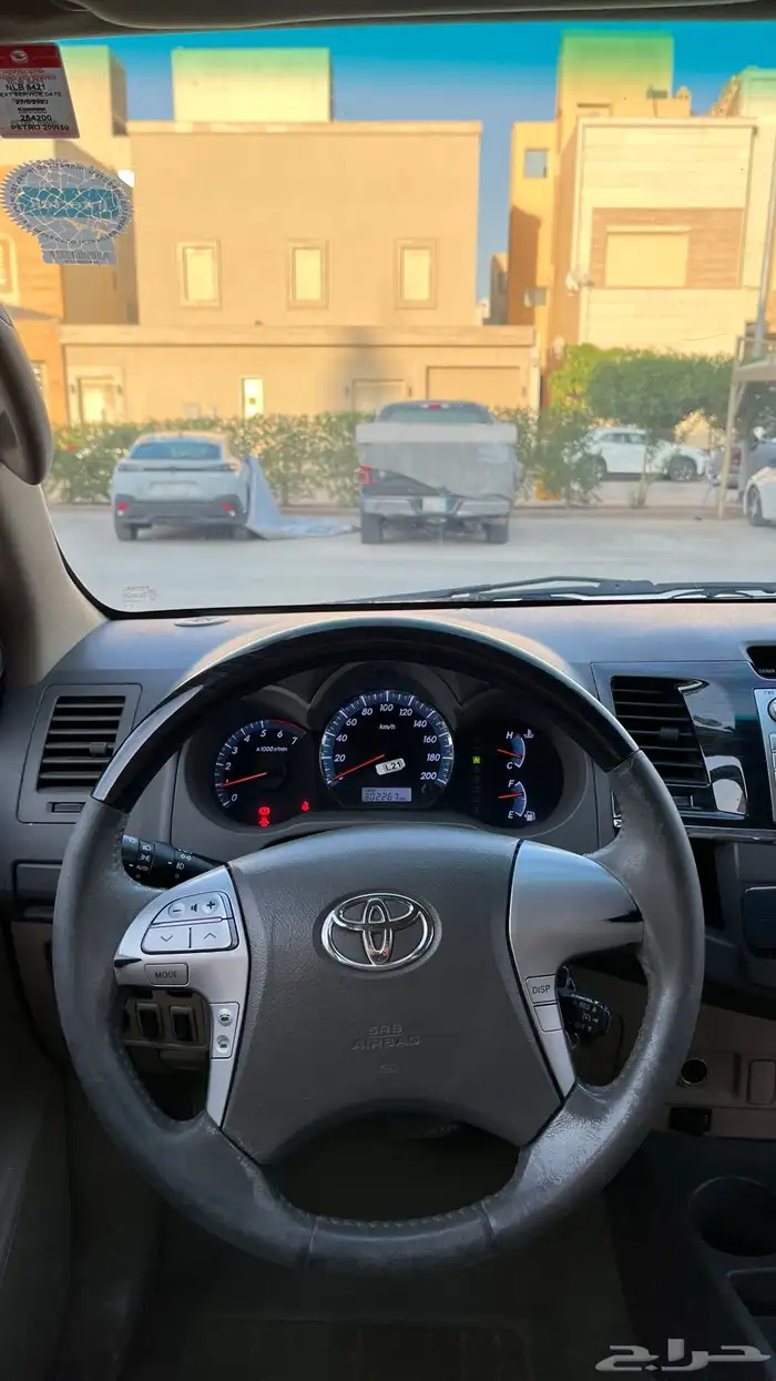 فورتشنر 2012 فل كامل V6 دبل دفلك 4x4 10