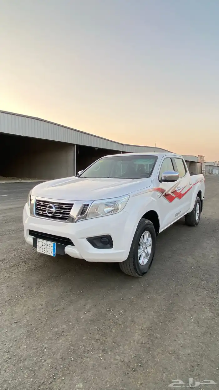نيسان  نافارا  2017 2