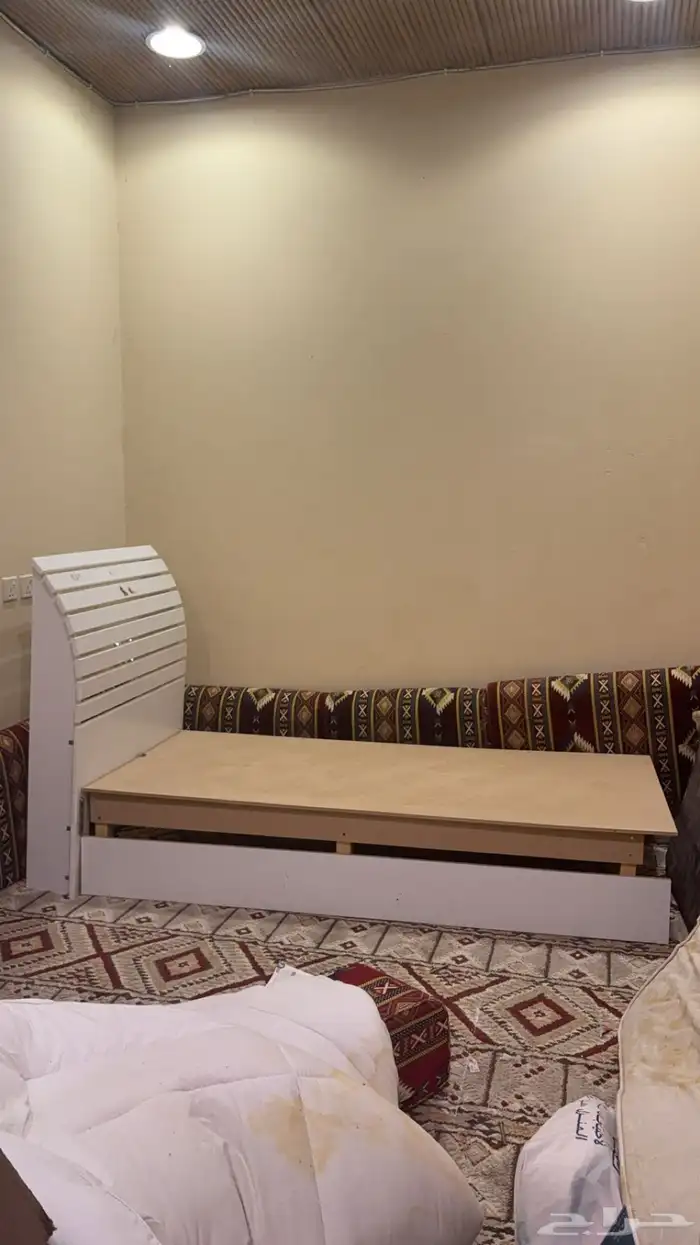 سرير نفر 0