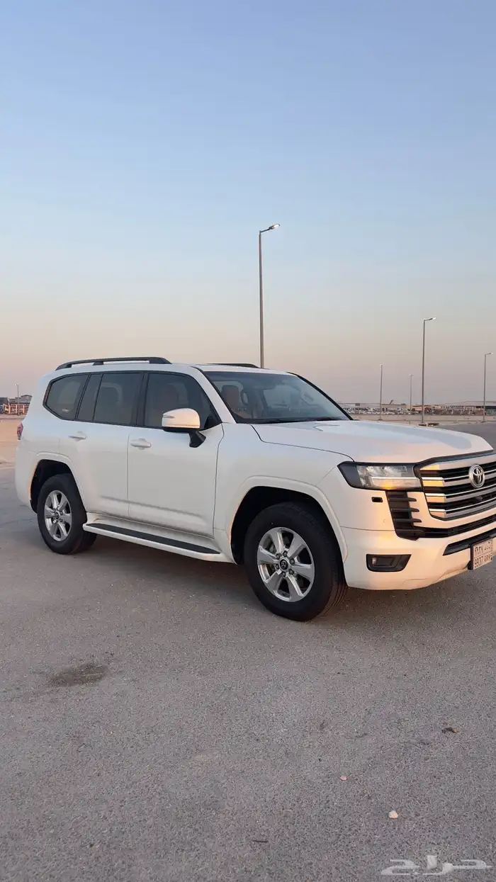 لاندكروزر 2023 gxr ( 2) 7