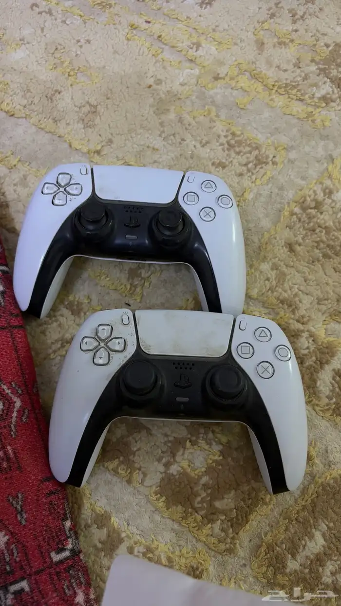 كنترول تحكم سوني 5 فيها لفه في القيور و الباقي سليم 0