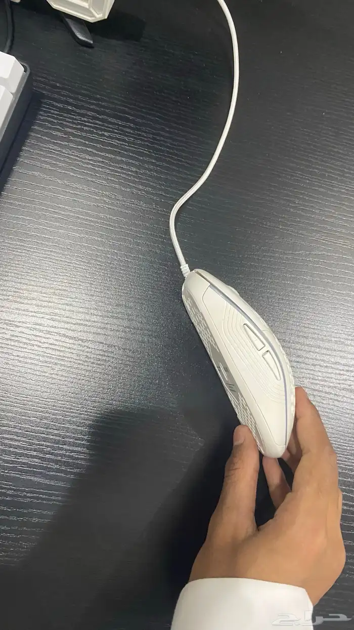 طاوله و ماوس و كيبورد للبيع مستعجل جدا داخل الحناكيه 5