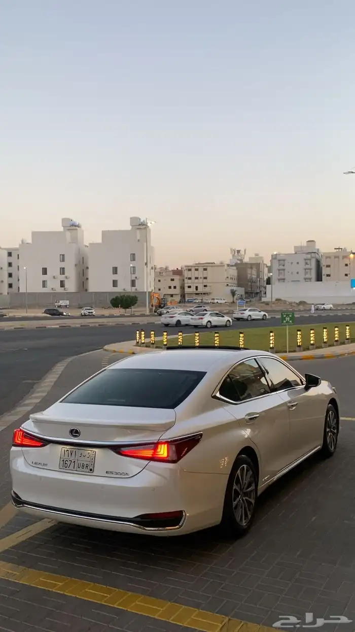 لكزس 2022 ES300h عرض خاصص اقبل البدل المناسب 7