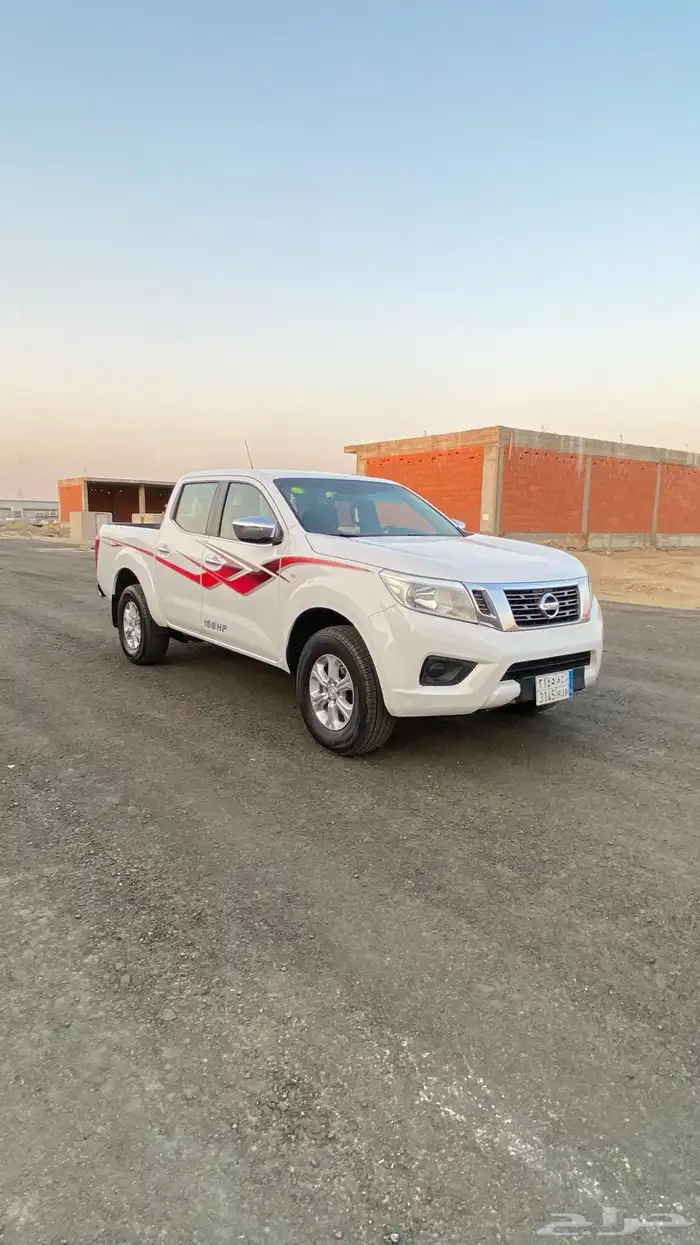 نيسان  نافارا  2017 9