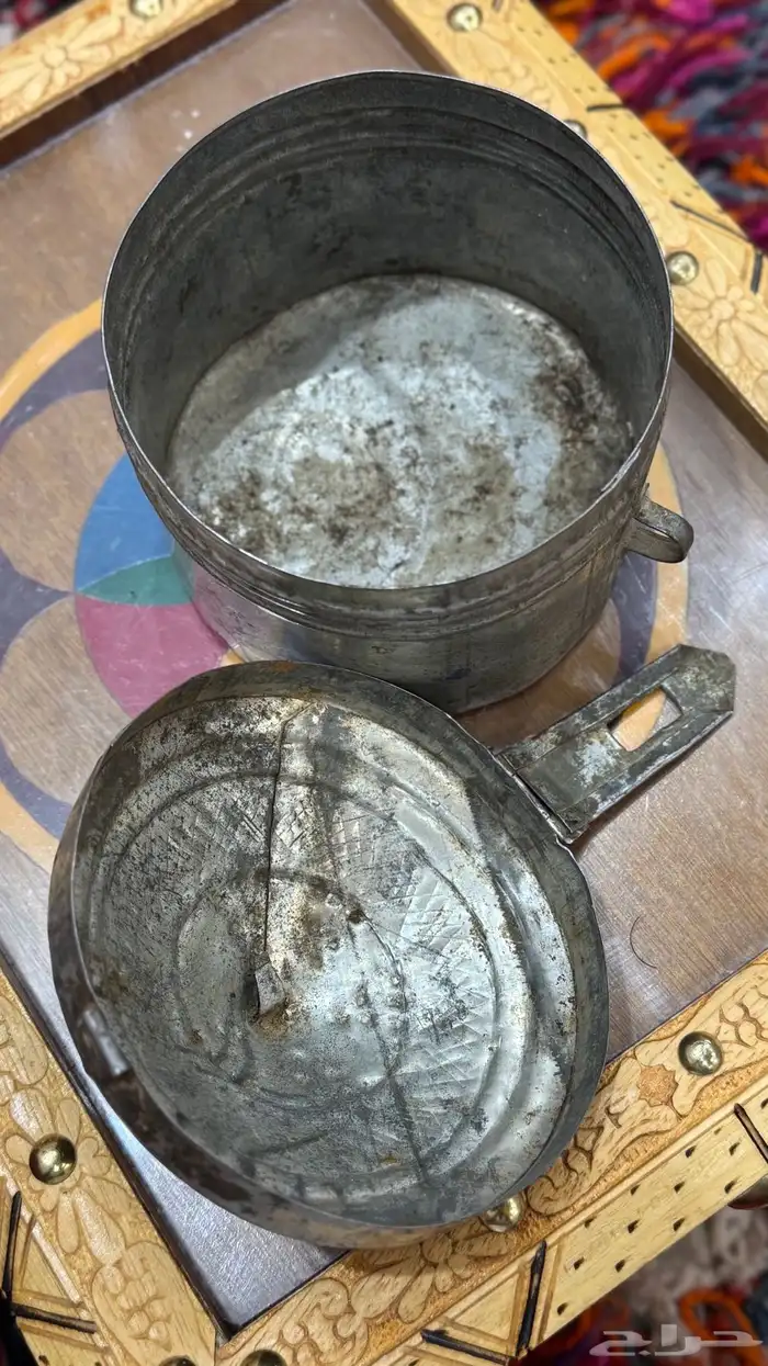 علب قديمه 2