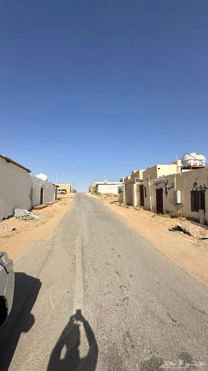 للبيع بيت شعبي قديم بحي الشقة بمساحة (593متر) 2