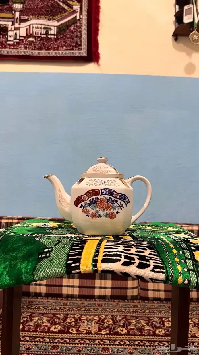 ابريق يباني قديم 0