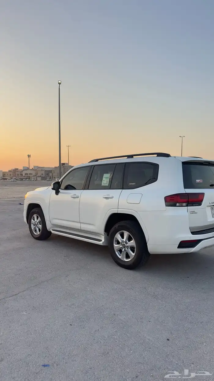 لاندكروزر 2023 gxr ( 2) 3