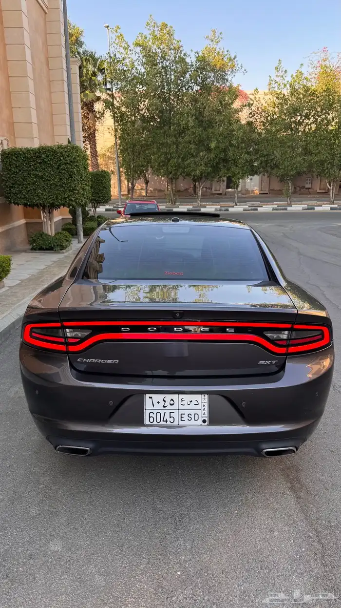 تشارجر 2018 sxt plus 7