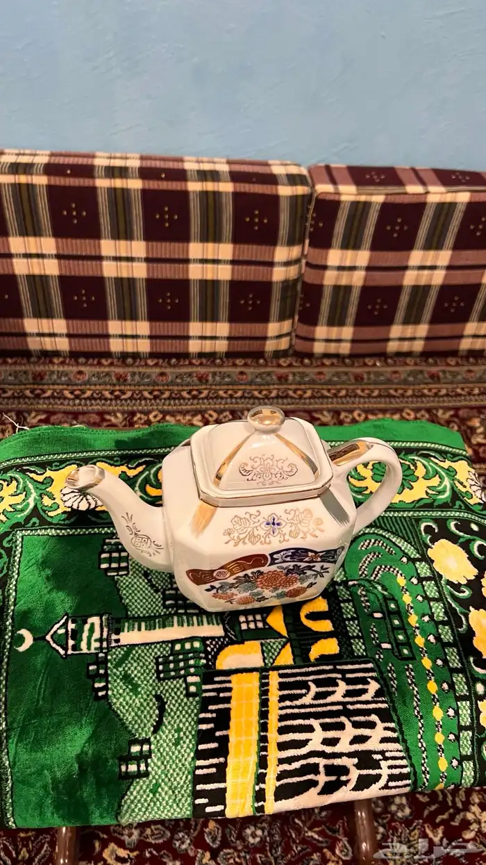 ابريق يباني قديم 4