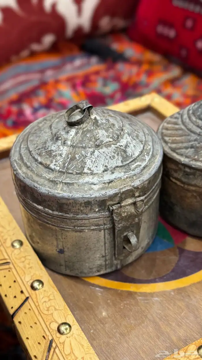 علب قديمه 1