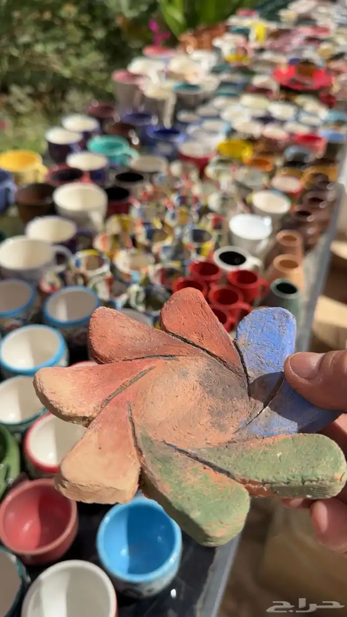 اصايص فخار سراميك طاولات خشب وكراسي خشب 1