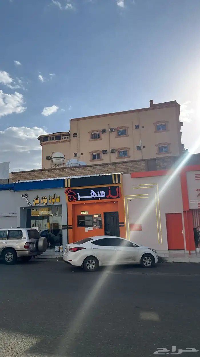 تقبيل محل مع العمال والادوات كامله 1