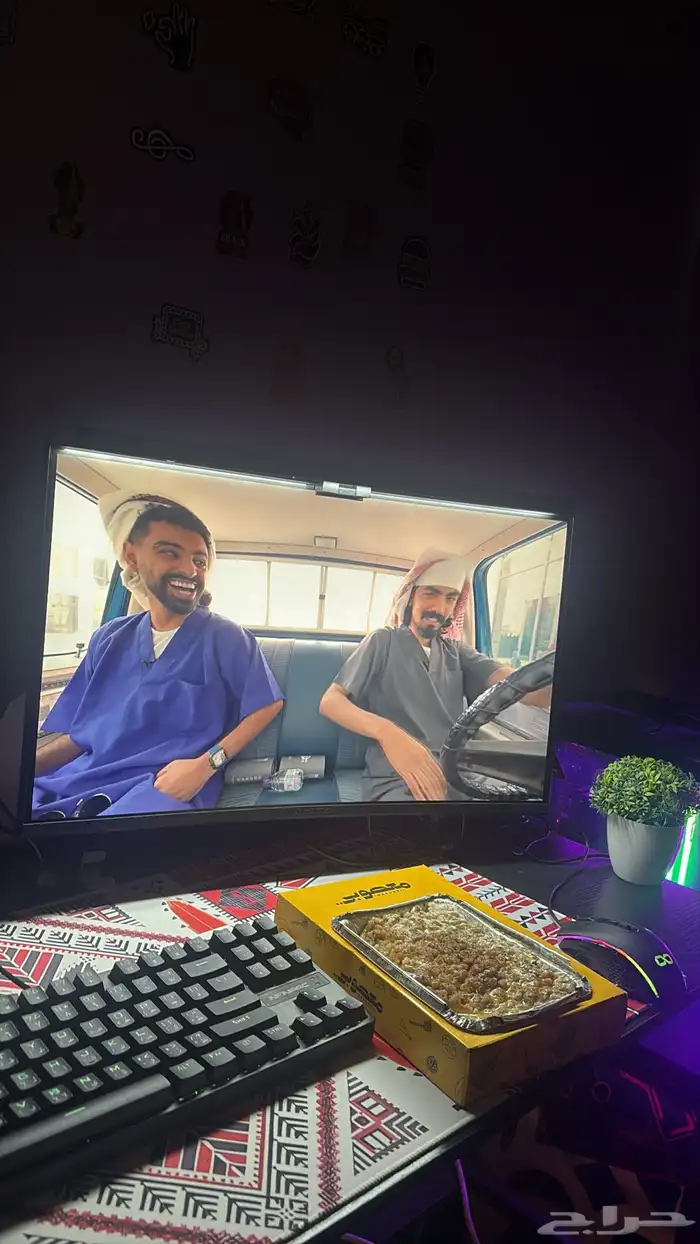 بي سي مع شاشة للبيع ويجي معه الماوس والكيبورد 1