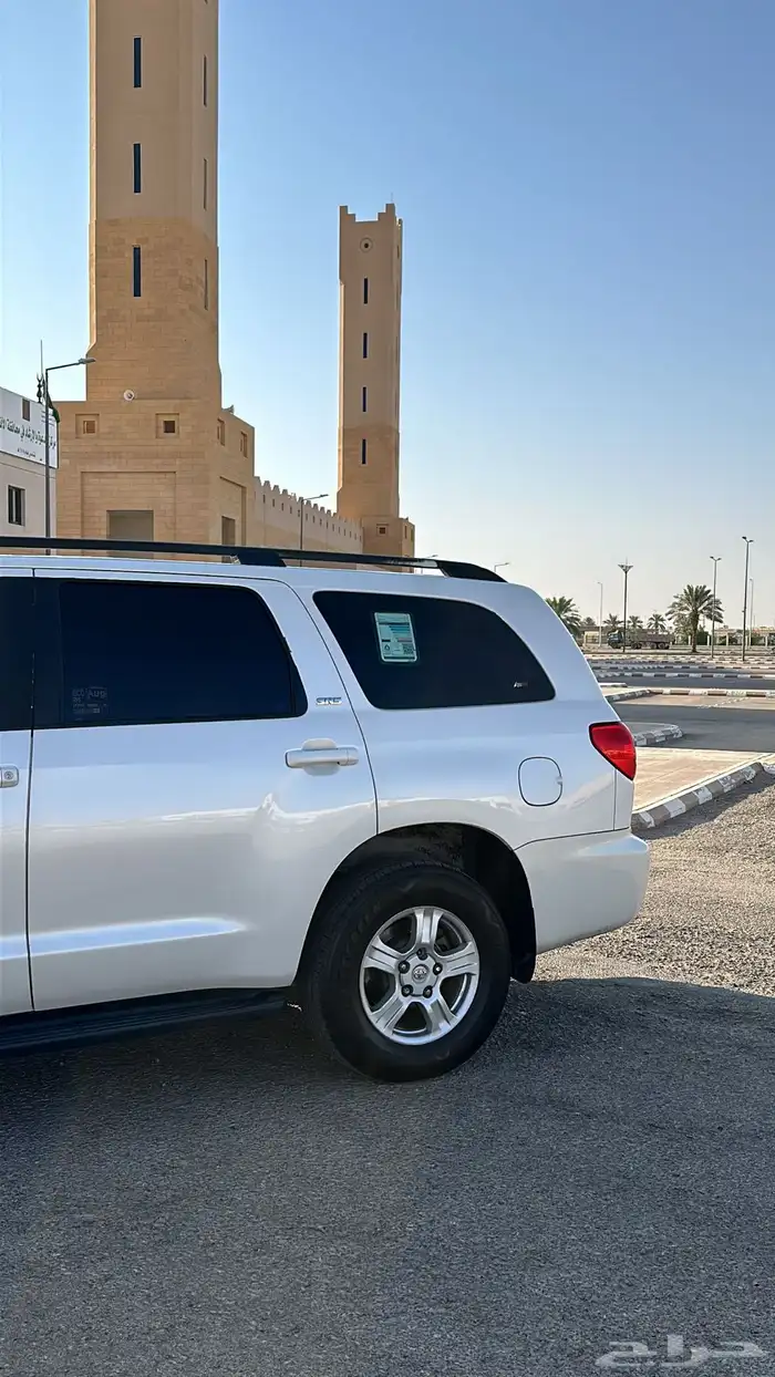 تويوتا سكويا SR5 نص فل 2016 7