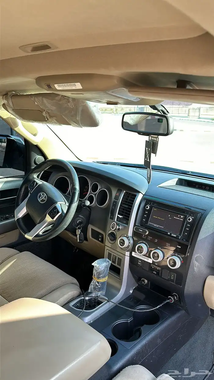 تويوتا سكويا SR5 نص فل 2016 11