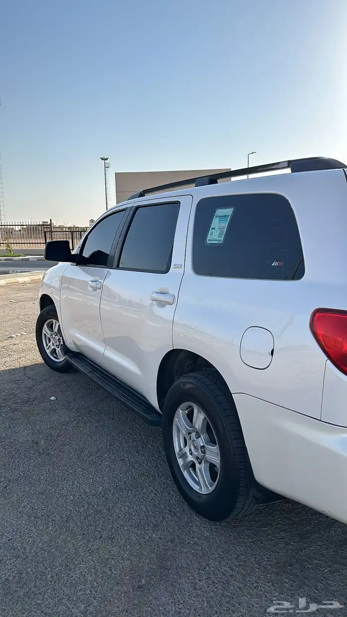 تويوتا سكويا SR5 نص فل 2016 6