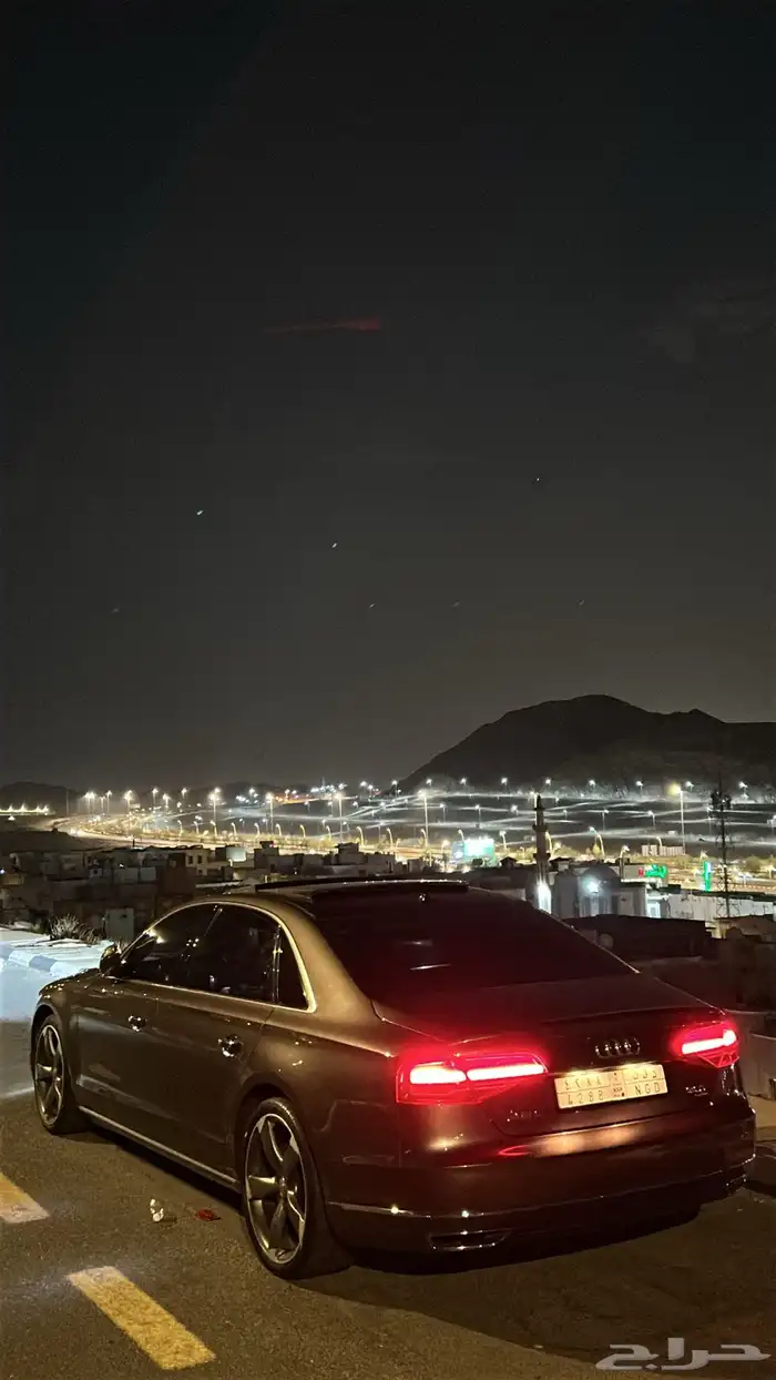 اودي ايه 8 0