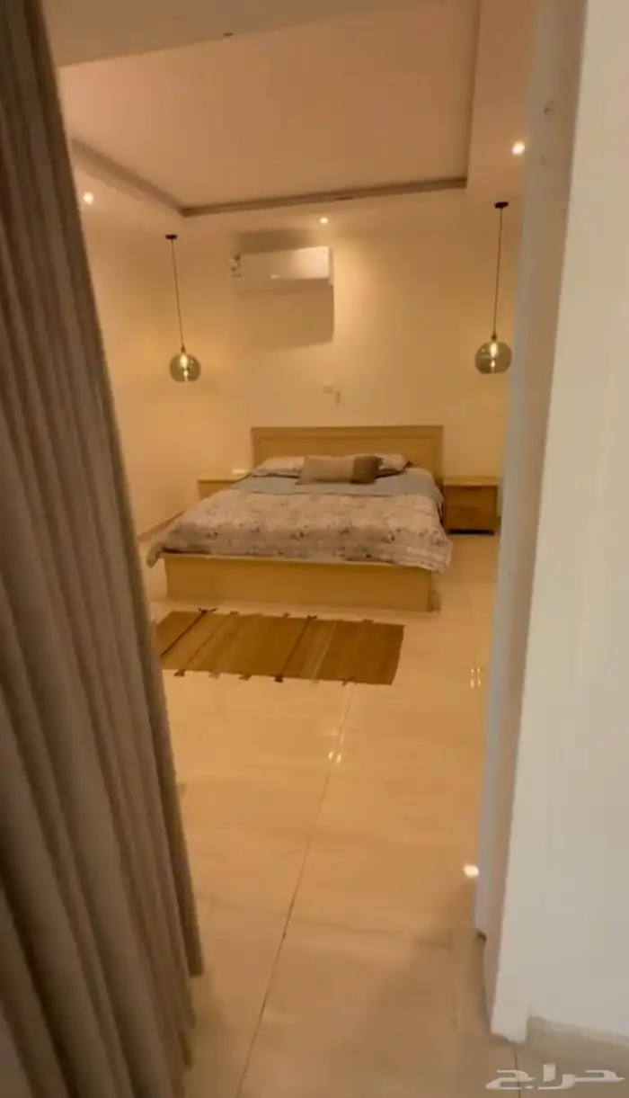 للبيع شقة دور كامل مؤثثة حي هجر 21