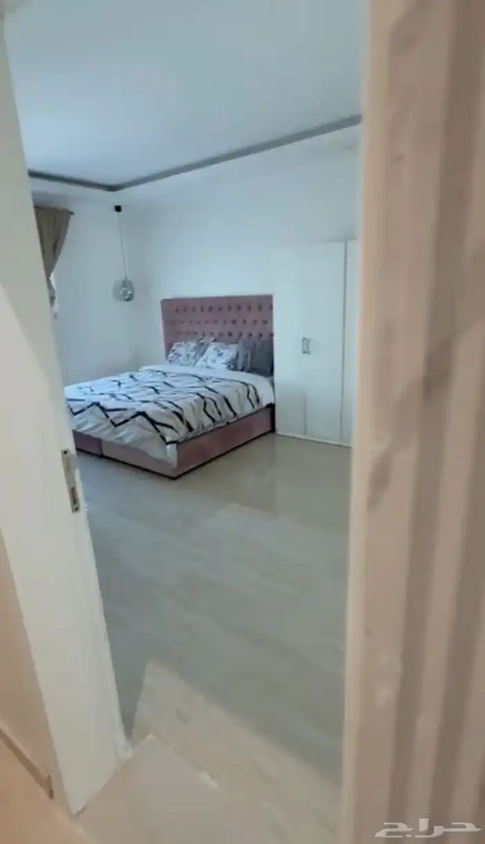 للبيع شقة دور كامل مؤثثة حي هجر 11