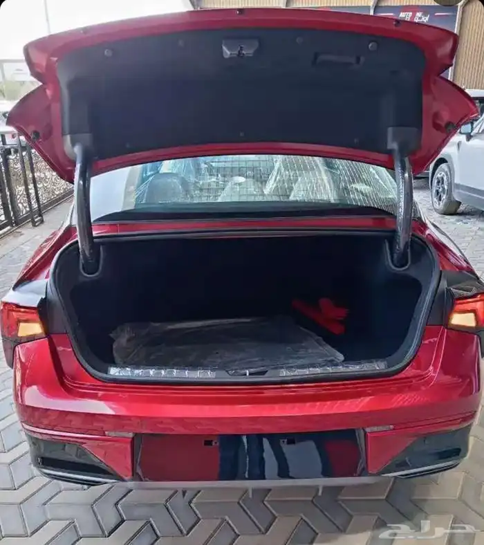 Kia k5 2025 ستاندر 4