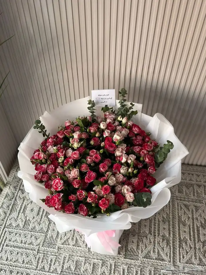 ورد طبيعي وفازات وهدايا 0