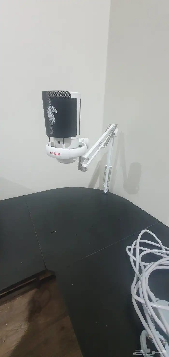 مايك قيمنق مستعمل شكل خفيف كرتونه موجود وبكامل اغراضه 4