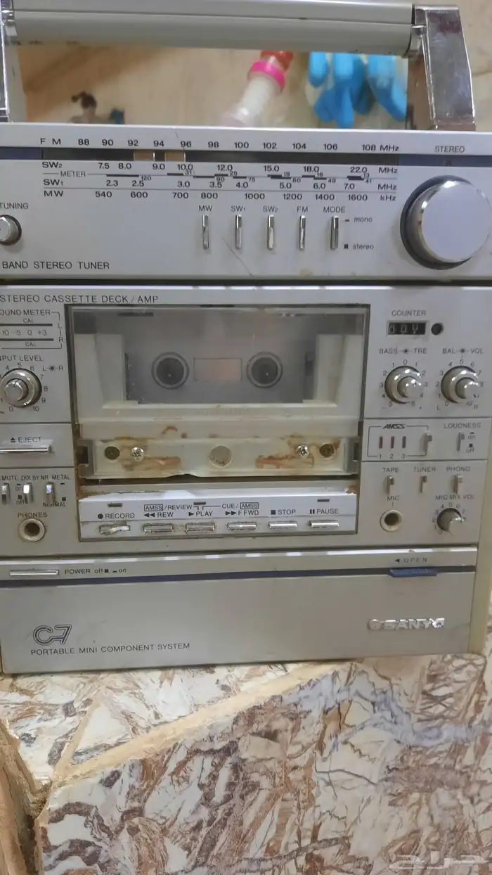 رتديوومسجل سانيوياباني الرادي شغال جميع القنوات ويعتبرنادر 3