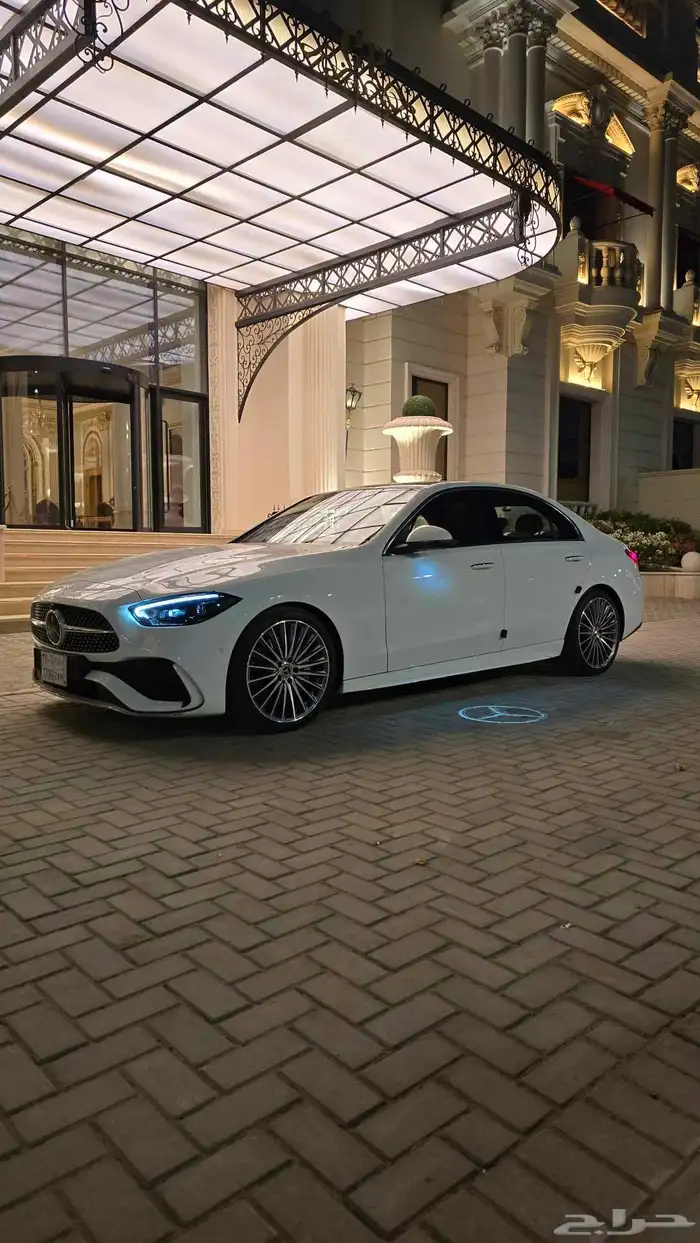 مرسيدس C300 موديل 2023 شبه جديد 40