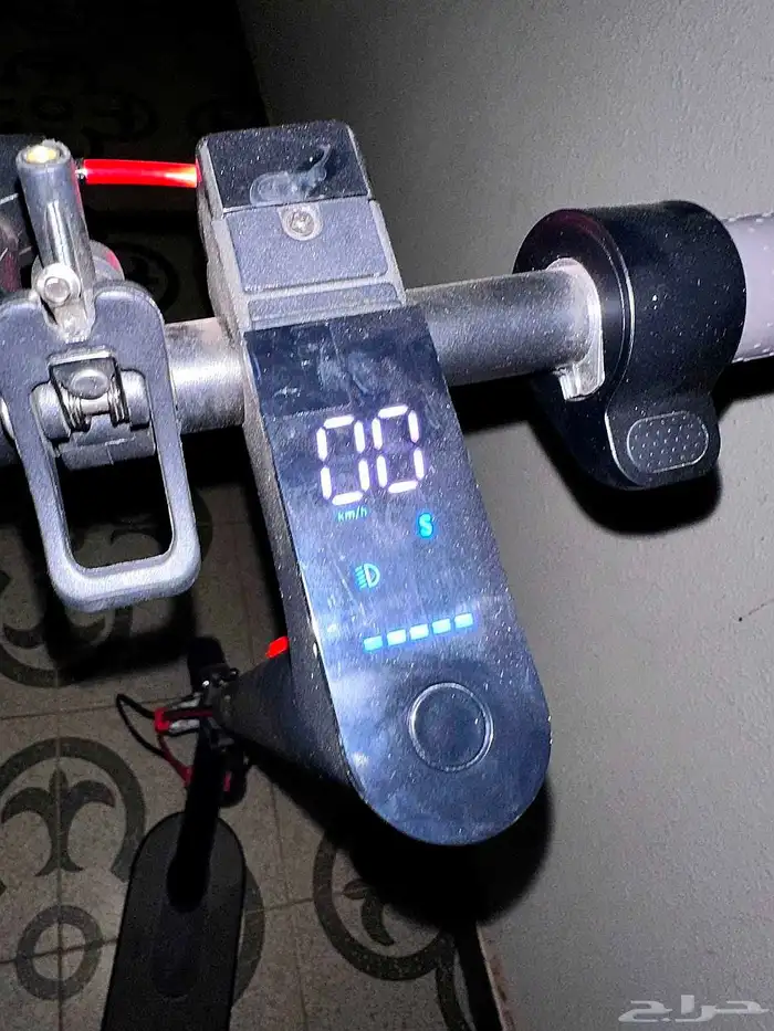 سكوترYouFs شاريه قبل 7شهورنظيف.وبطاريته تدوم معك.فتره.طويله 3