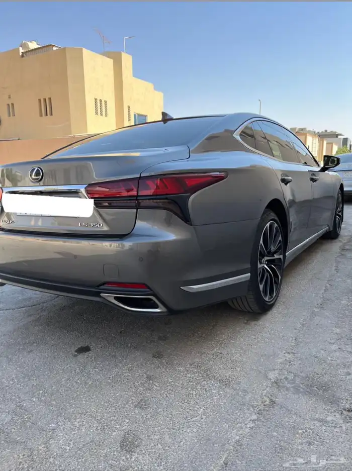 لكزس LS 2022 5