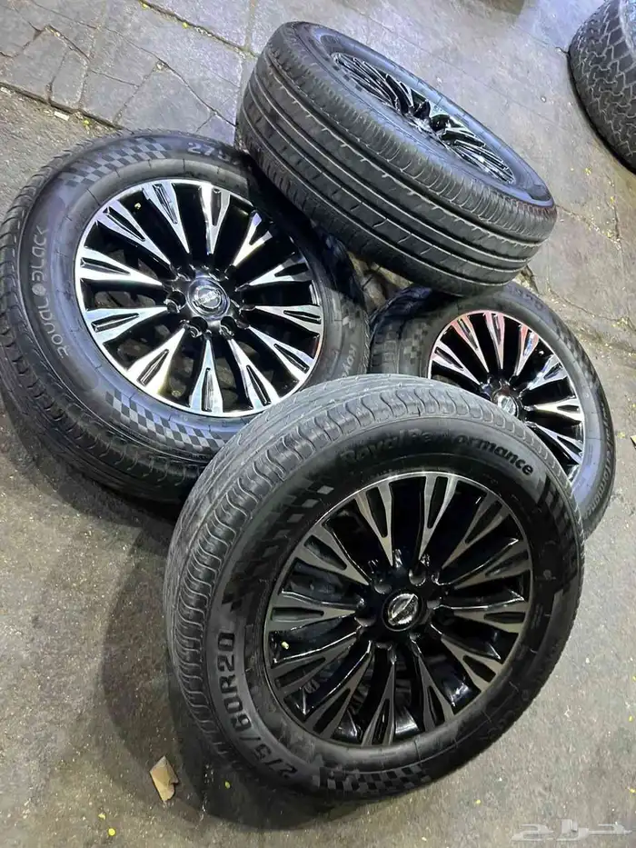 جنوط بلاتينيوم مقاس 20 مع كفرات صيني مقاس 275.60.20 تاريخ 25 11