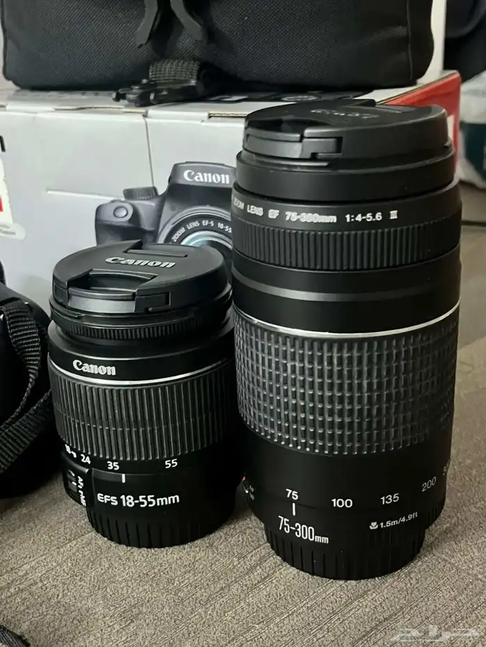 كمرا كانون D4000. مع عدستين و جراب نضيفه معها كرتونها 2