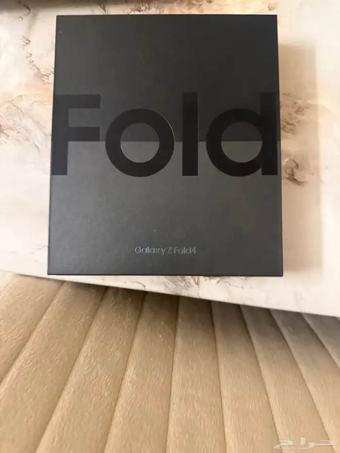 زد فولد4. نظيف جدا لايوجد خدوش ابدا 1