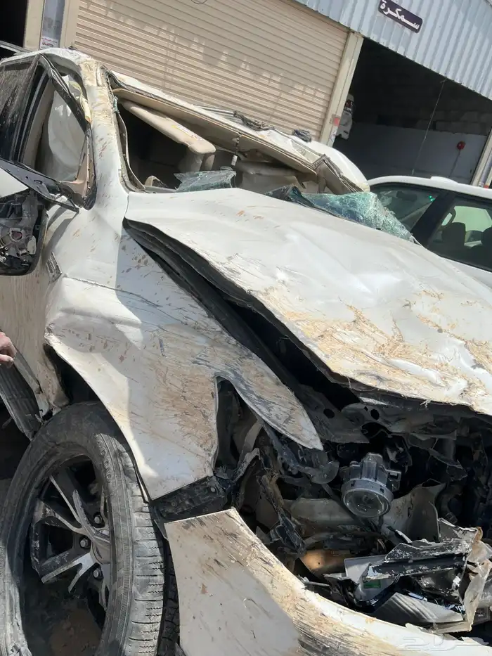 جيب لاندكلروزر 2018 مصدوم 4