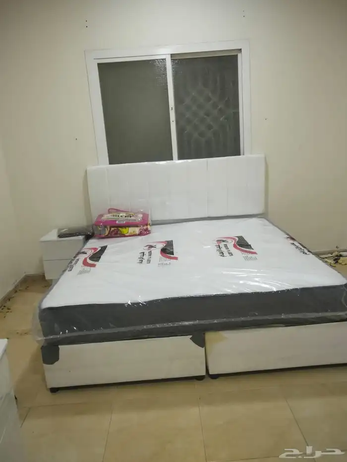 غرفة نوم كاملة  أثاث منزلي  سرير ودولاب وبطانيات 8