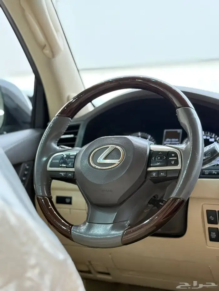 لكزس - LX570-2018 - معدل - 2021 - فل كامل 24