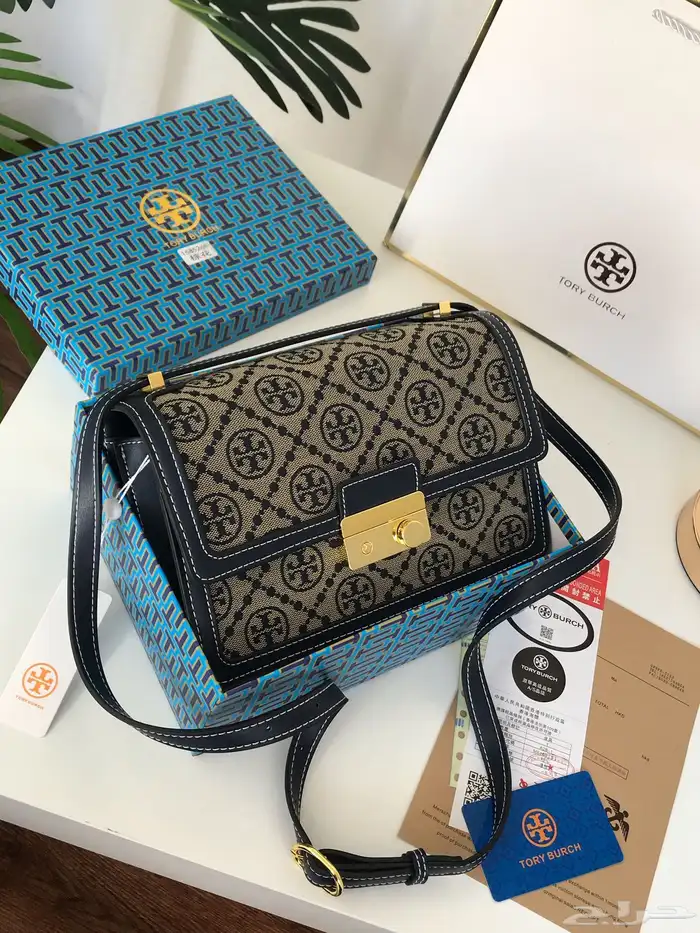شنط ماركات عوالسعر عرض لفتره محدوده شنطه165  و3شنط ب370 32