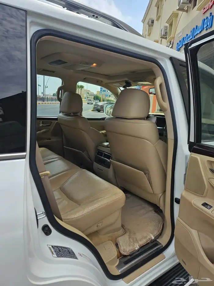 جيب لكزس 2011 4