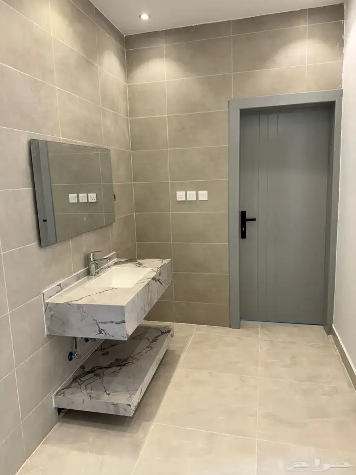 شقتين جديده للايجار حي السلام 2