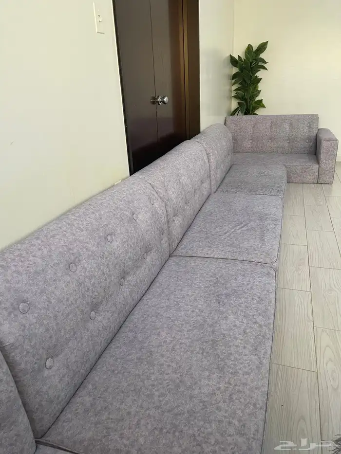 كنب نظيف وشبه جديد بسعر مغري 1